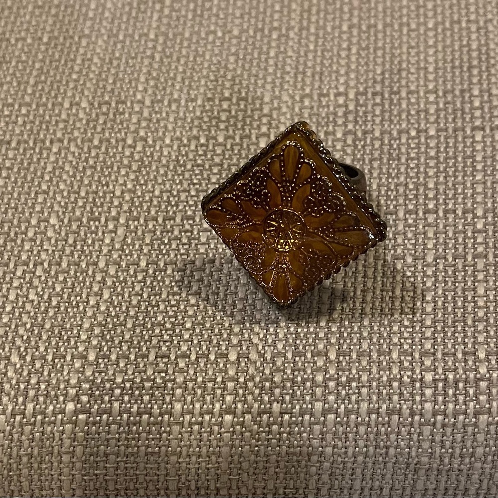 Women's ring